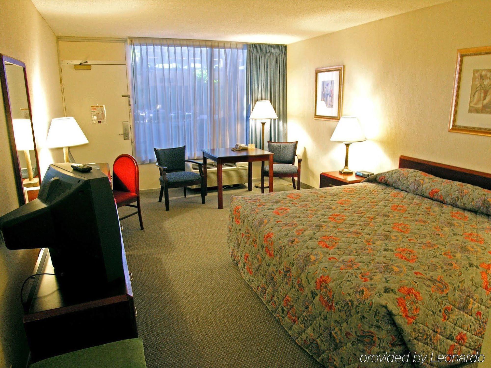 Travelodge By Wyndham Gaylord Exteriér fotografie